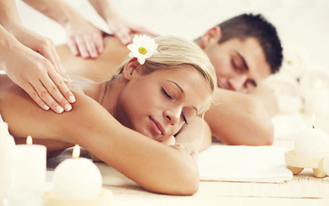 masaje senses con vela rica en aceites esenciales